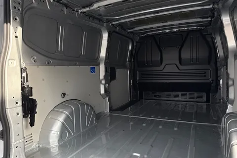 BT75AVR Volkswagen Transporter 2.0 TDI 150PS Commerce Pro Van Auto-Tailgate Thumbnail #41