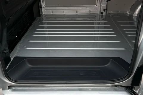 BT75AVR Volkswagen Transporter 2.0 TDI 150PS Commerce Pro Van Auto-Tailgate Thumbnail #50