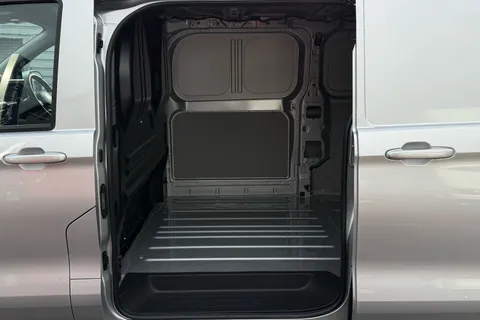 BT75AVR Volkswagen Transporter 2.0 TDI 150PS Commerce Pro Van Auto-Tailgate Thumbnail #51