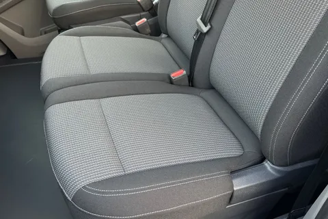 BT75AVR Volkswagen Transporter 2.0 TDI 150PS Commerce Pro Van Auto-Tailgate Thumbnail #52