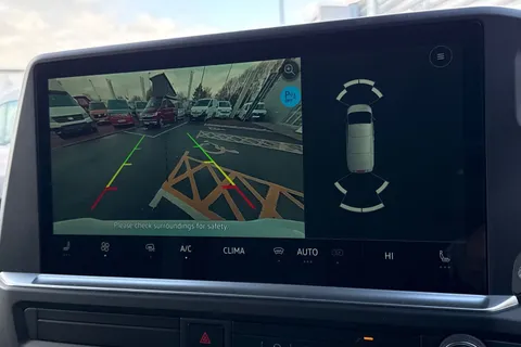 BT75AVR Volkswagen Transporter 2.0 TDI 150PS Commerce Pro Van Auto-Tailgate Thumbnail #57