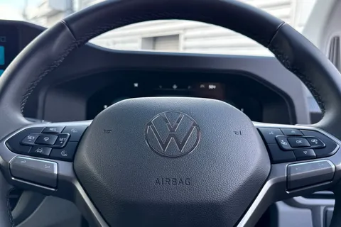 BT75AVR Volkswagen Transporter 2.0 TDI 150PS Commerce Pro Van Auto-Tailgate Thumbnail #61