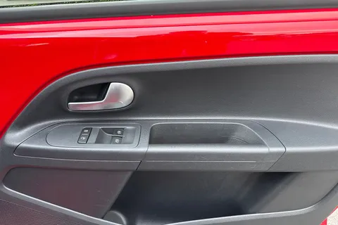 MT68VNY Volkswagen Up! 1.0 Move Up 5dr Thumbnail #24