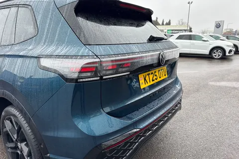 KT25OTU Volkswagen Tiguan 2.0 TDI R-Line 5dr DSG⭐IQ.LIGHT | Infotainment package | Black Styling Pack Thumbnail #9