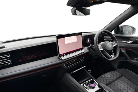 KT25OTU Volkswagen Tiguan 2.0 TDI R-Line 5dr DSG⭐IQ.LIGHT | Infotainment package | Black Styling Pack Thumbnail #16