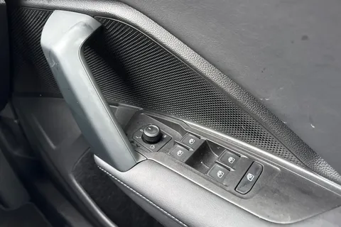 KT25OTU Volkswagen Tiguan 2.0 TDI R-Line 5dr DSG⭐IQ.LIGHT | Infotainment package | Black Styling Pack Thumbnail #22