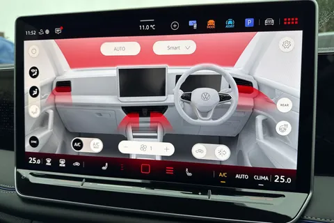 KT25OTU Volkswagen Tiguan 2.0 TDI R-Line 5dr DSG⭐IQ.LIGHT | Infotainment package | Black Styling Pack Thumbnail #23