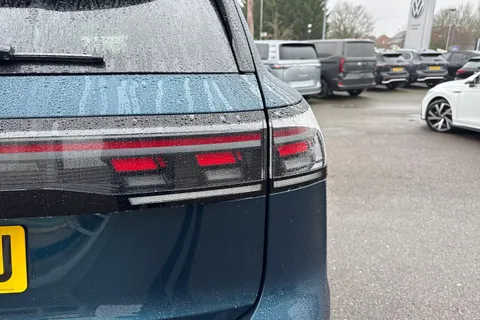 KT25OTU Volkswagen Tiguan 2.0 TDI R-Line 5dr DSG⭐IQ.LIGHT | Infotainment package | Black Styling Pack Thumbnail #27