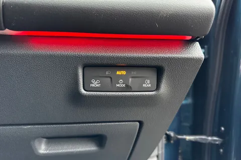 KT25OTU Volkswagen Tiguan 2.0 TDI R-Line 5dr DSG⭐IQ.LIGHT | Infotainment package | Black Styling Pack Thumbnail #40