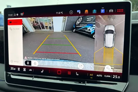 KT25OTU Volkswagen Tiguan 2.0 TDI R-Line 5dr DSG⭐IQ.LIGHT | Infotainment package | Black Styling Pack Thumbnail #49