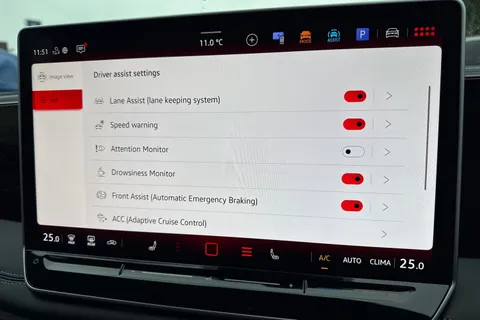 KT25OTU Volkswagen Tiguan 2.0 TDI R-Line 5dr DSG⭐IQ.LIGHT | Infotainment package | Black Styling Pack Thumbnail #52