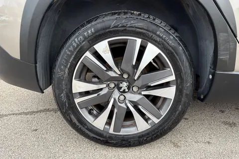 OE16POU PEUGEOT 2008 1.2 PureTech Allure 5dr Thumbnail #10