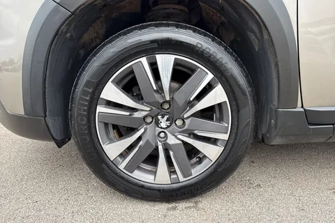 OE16POU PEUGEOT 2008 1.2 PureTech Allure 5dr Thumbnail #12