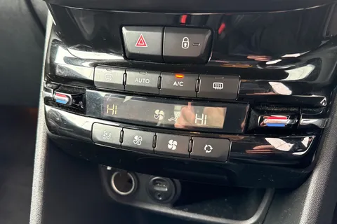 OE16POU PEUGEOT 2008 1.2 PureTech Allure 5dr Thumbnail #22