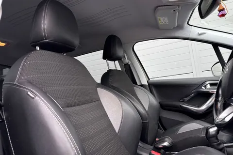 OE16POU PEUGEOT 2008 1.2 PureTech Allure 5dr Thumbnail #24