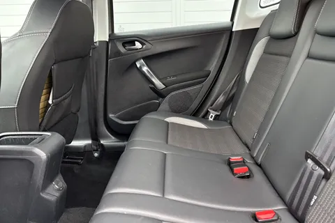 OE16POU PEUGEOT 2008 1.2 PureTech Allure 5dr Thumbnail #34