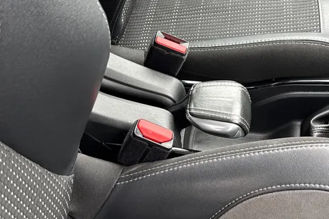 OE16POU PEUGEOT 2008 1.2 PureTech Allure 5dr Thumbnail #37