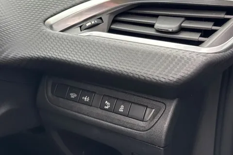 OE16POU PEUGEOT 2008 1.2 PureTech Allure 5dr Thumbnail #39
