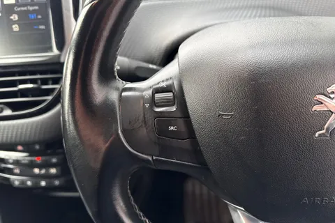 OE16POU PEUGEOT 2008 1.2 PureTech Allure 5dr Thumbnail #49