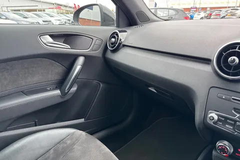 DA18FDY Audi A1 1.4 TFSI Black Edition Sportback Euro 6 (s/s) 5dr (Nav) Thumbnail #43