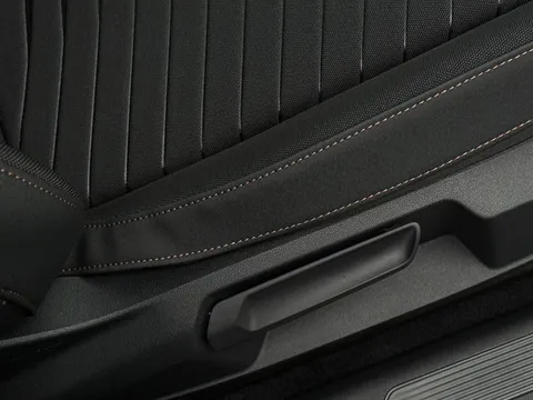  CUPRA Born e-Boost 59kWh V1 Auto 5dr Thumbnail #33