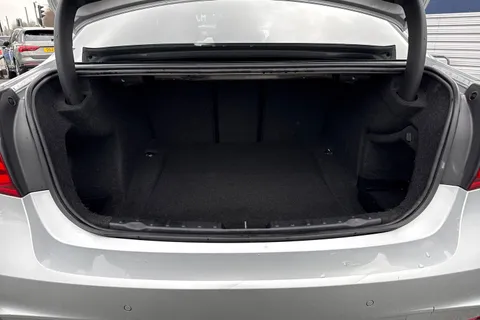 YL18OVN BMW 3 Series 2.0 320d M Sport Auto Euro 6 (s/s) 4dr Thumbnail #8