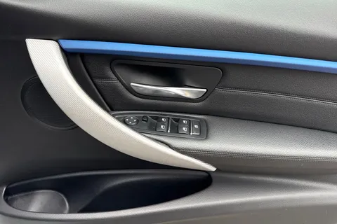 YL18OVN BMW 3 Series 2.0 320d M Sport Auto Euro 6 (s/s) 4dr Thumbnail #22