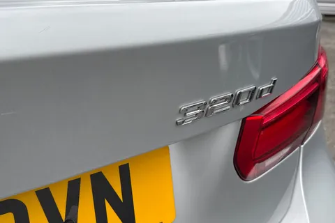 YL18OVN BMW 3 Series 2.0 320d M Sport Auto Euro 6 (s/s) 4dr Thumbnail #32