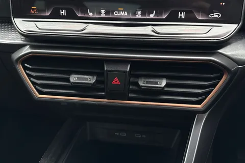 KY25HPL CUPRA Leon 1.5 TSI V2 Euro 6 (s/s) 5dr Thumbnail #23