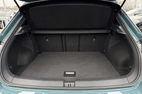 KR25CZV Volkswagen T-Roc 1.5 TSI R-Line 5dr DSG **18' NEVADA ALLOYS + REVERSING CAMERA** Thumbnail #7