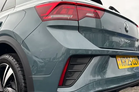 KR25CZV Volkswagen T-Roc 1.5 TSI R-Line 5dr DSG **18' NEVADA ALLOYS + REVERSING CAMERA** Thumbnail #8