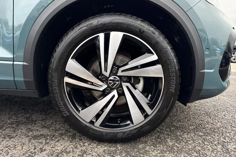 KR25CZV Volkswagen T-Roc 1.5 TSI R-Line 5dr DSG **18' NEVADA ALLOYS + REVERSING CAMERA** Thumbnail #10