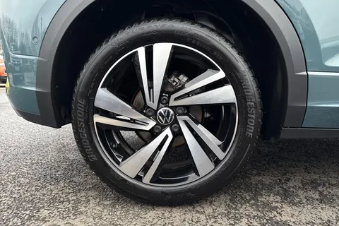 KR25CZV Volkswagen T-Roc 1.5 TSI R-Line 5dr DSG **18' NEVADA ALLOYS + REVERSING CAMERA** Thumbnail #11