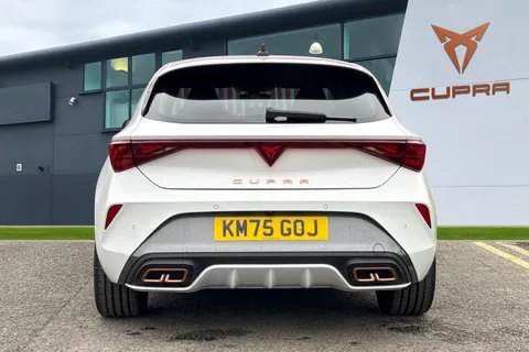 4 of 42 for CUPRA Leon 1.5 eHybrid 25.8kWh V3 DSG Euro 6 (s/s) 5dr