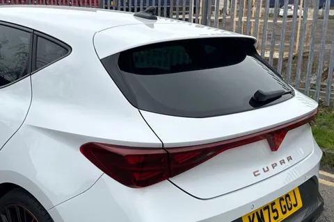 8 of 42 for CUPRA Leon 1.5 eHybrid 25.8kWh V3 DSG Euro 6 (s/s) 5dr