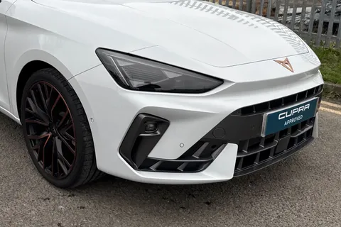 9 of 42 for CUPRA Leon 1.5 eHybrid 25.8kWh V3 DSG Euro 6 (s/s) 5dr