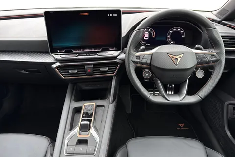 18 of 42 for CUPRA Leon 1.5 eHybrid 25.8kWh V3 DSG Euro 6 (s/s) 5dr