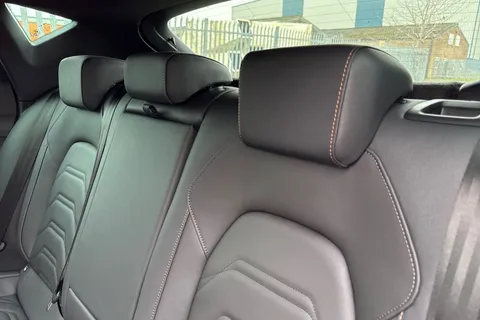 19 of 42 for CUPRA Leon 1.5 eHybrid 25.8kWh V3 DSG Euro 6 (s/s) 5dr