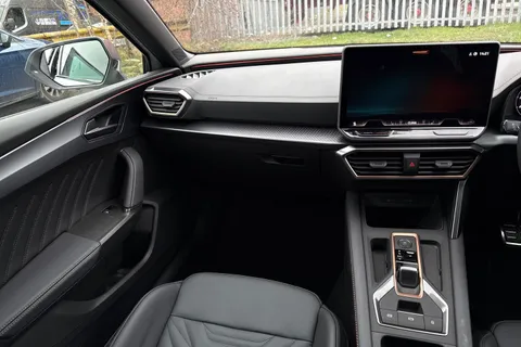 20 of 42 for CUPRA Leon 1.5 eHybrid 25.8kWh V3 DSG Euro 6 (s/s) 5dr