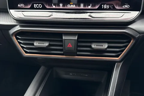 22 of 42 for CUPRA Leon 1.5 eHybrid 25.8kWh V3 DSG Euro 6 (s/s) 5dr