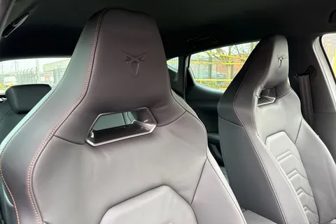 24 of 42 for CUPRA Leon 1.5 eHybrid 25.8kWh V3 DSG Euro 6 (s/s) 5dr