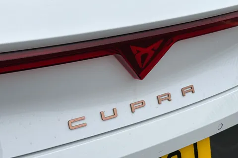 29 of 42 for CUPRA Leon 1.5 eHybrid 25.8kWh V3 DSG Euro 6 (s/s) 5dr