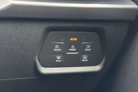 35 of 42 for CUPRA Leon 1.5 eHybrid 25.8kWh V3 DSG Euro 6 (s/s) 5dr