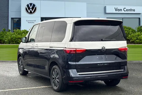 CX26JZN Volkswagen Multivan 2.0 TDI Style MPV 5dr Diesel DSG Euro 6 (s/s) (150 ps) Thumbnail #3