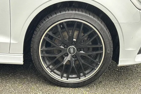 BA68UBD Audi A3 1.5 TFSI CoD 35 S line Euro 6 (s/s) 4dr Thumbnail #11