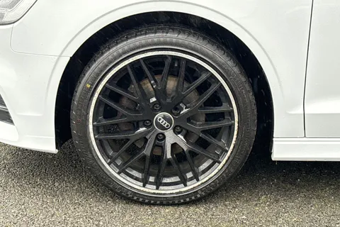 BA68UBD Audi A3 1.5 TFSI CoD 35 S line Euro 6 (s/s) 4dr Thumbnail #14