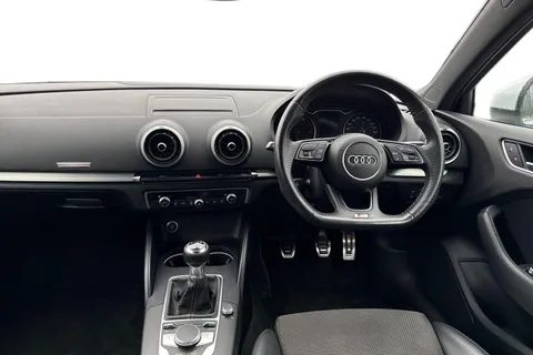 BA68UBD Audi A3 1.5 TFSI CoD 35 S line Euro 6 (s/s) 4dr Thumbnail #19