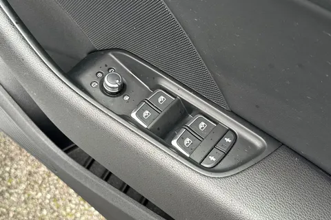 BA68UBD Audi A3 1.5 TFSI CoD 35 S line Euro 6 (s/s) 4dr Thumbnail #22