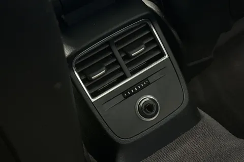 BA68UBD Audi A3 1.5 TFSI CoD 35 S line Euro 6 (s/s) 4dr Thumbnail #37