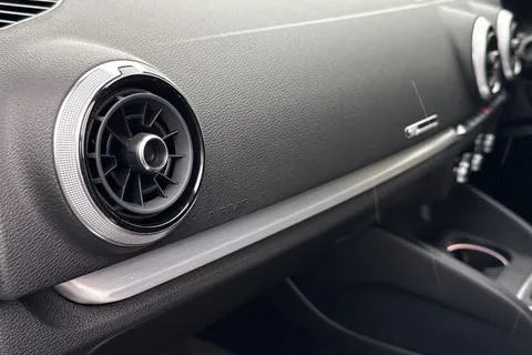 BA68UBD Audi A3 1.5 TFSI CoD 35 S line Euro 6 (s/s) 4dr Thumbnail #38